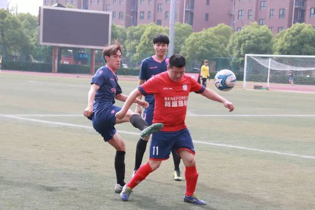 记者：巴尔韦德和琼阿梅尼无重要隔阂，两人都渴望为皇马建功立业